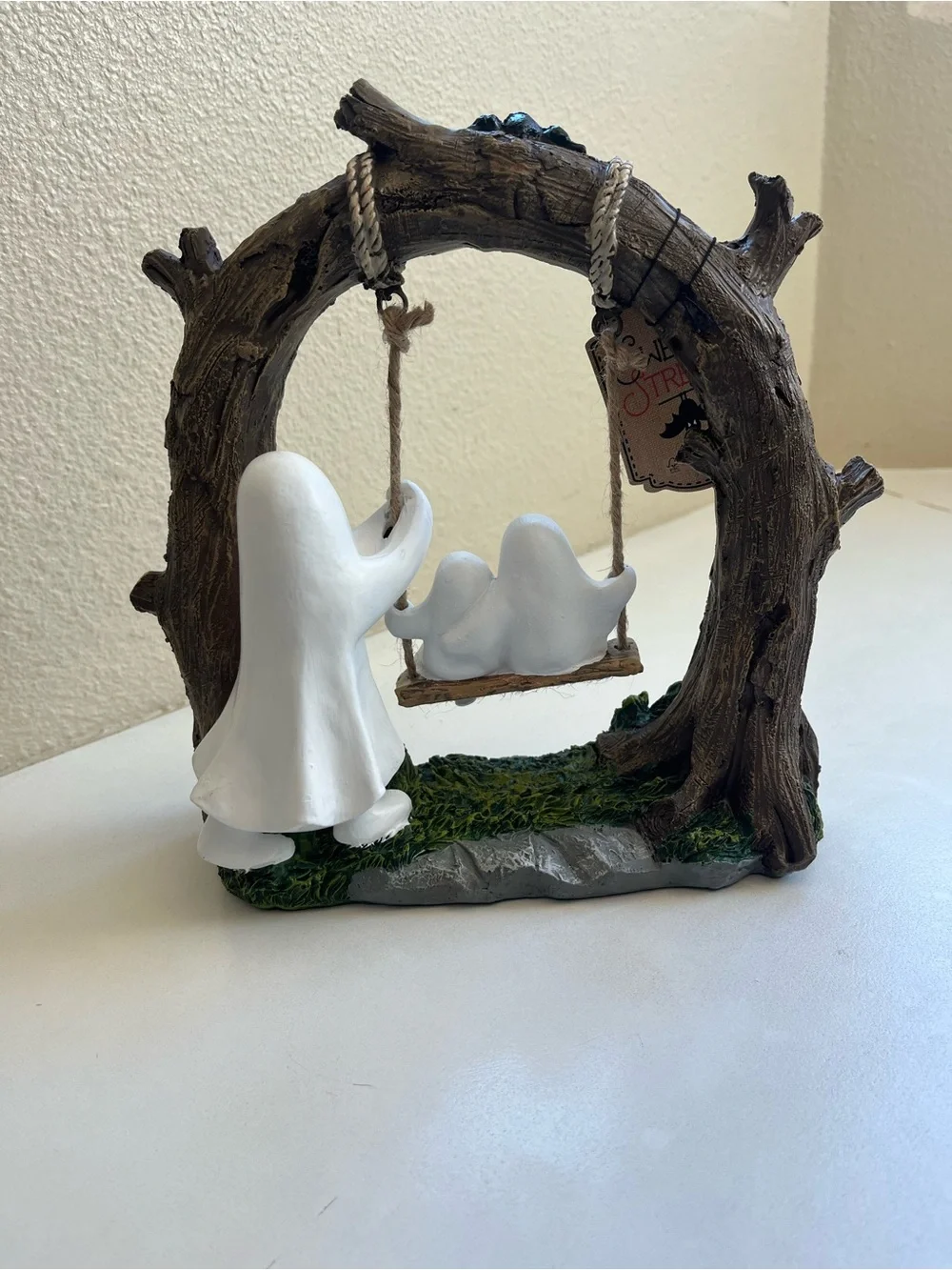 Sweet Street Ghost Family Tree Swing with Pumpkin/Spider/Web Halloween Figurine